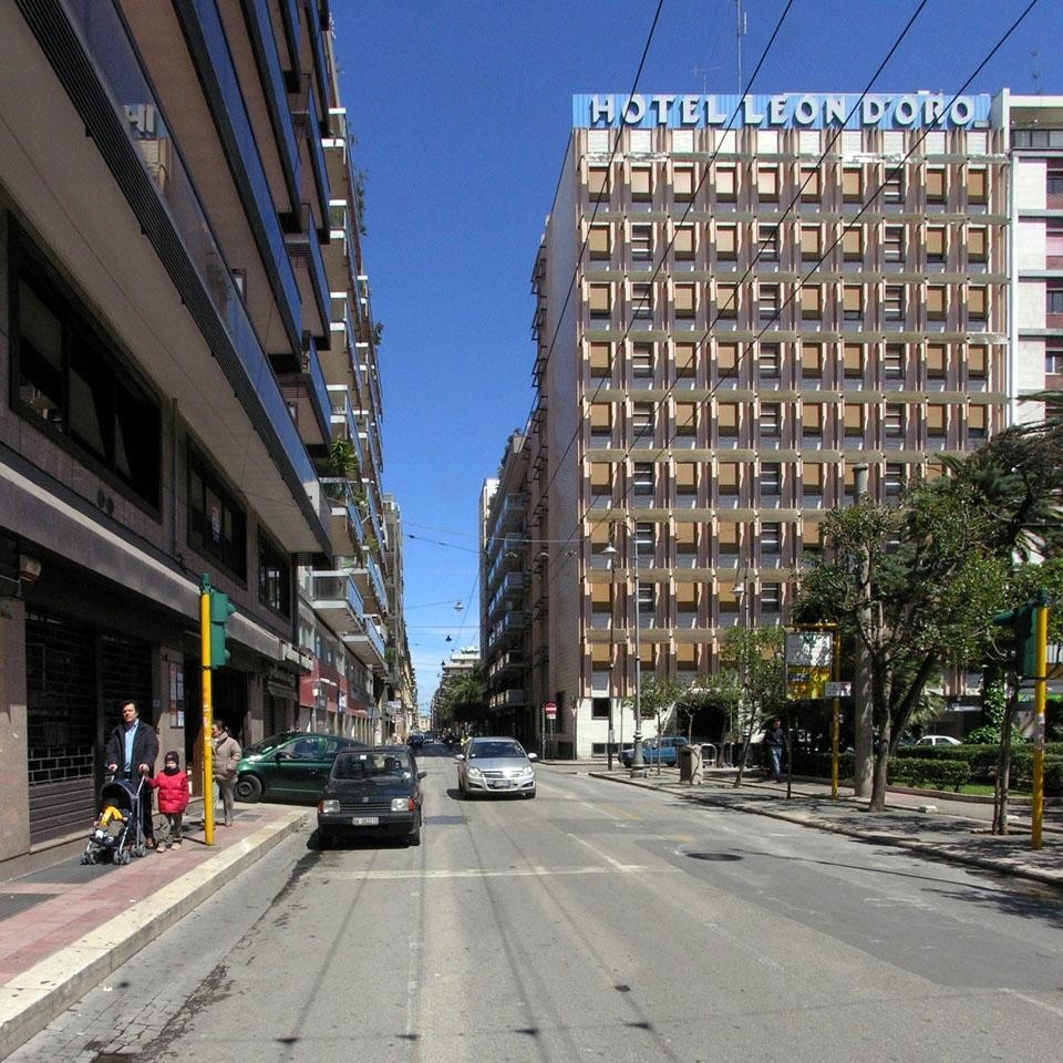 View of the Hotel Leon d'oro façade