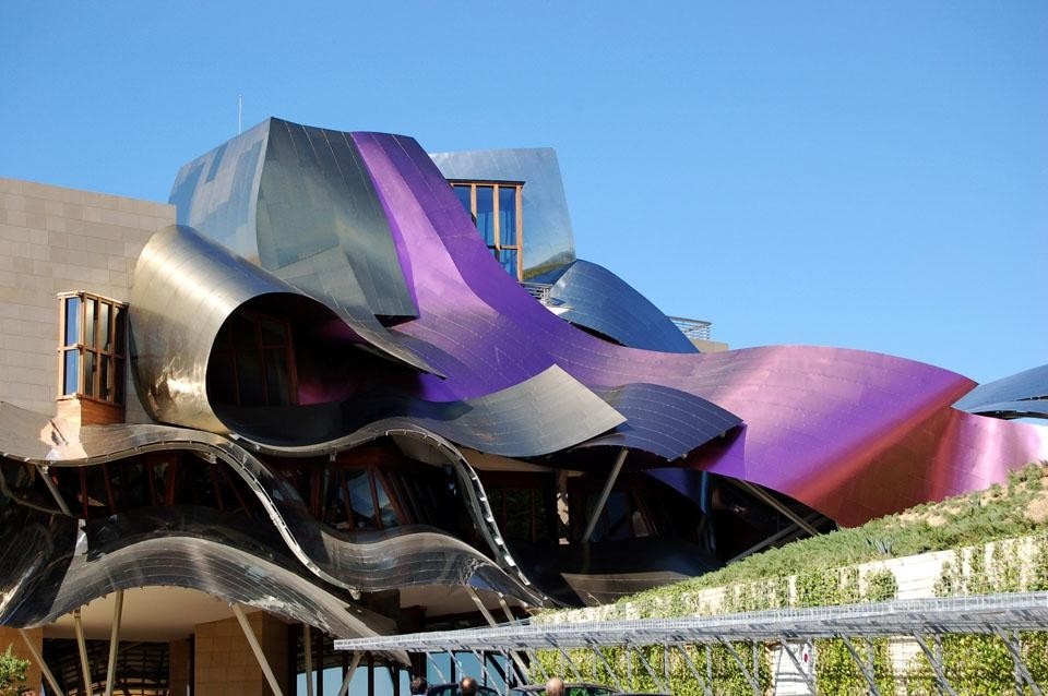 Gehry & Partners LLP. South facade canopy, Marques de Riscal Winery. Elciego, Spain (2005). Photo courtesy Eduardo Sentchordi Izquierdo.