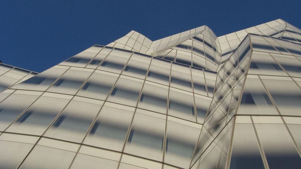 Gehry & Partners, LLP. Facade detail, IAC Headquarters, New York (2007). Photo Michael Holt.