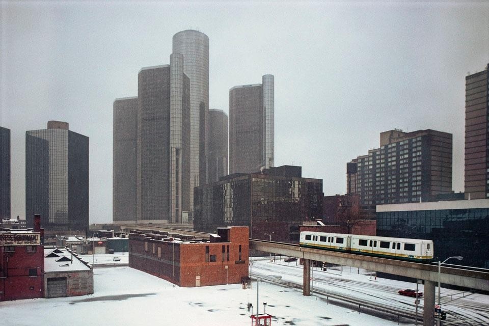 Renaissance Center, Detroit, 2005. <br />
Top image: John R. Street, Detroit, 2003. Photos by Camilo
José Vergara.