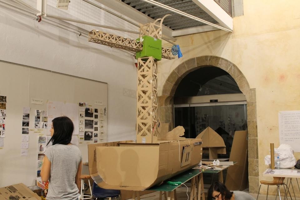Model of the floating mobile museum, the collective final project of the laboratory.
