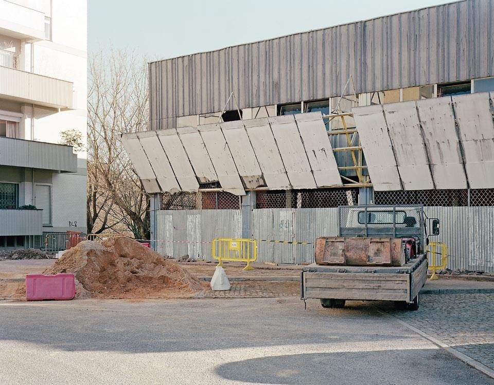 The Unicoope Domus supermarket in Porto, a little known work by Álvaro Siza of 1972, awaits final demolition
