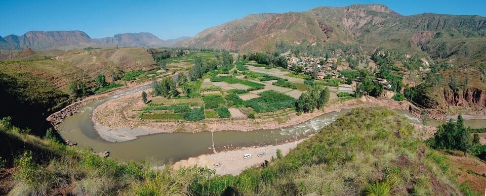 Ma’anqiao before the 2008 earthquake. With an annual per capita income of 85 to 120 euros, this village located in the southern tip of the Sichuan province is one of the poorest in the area. Its community is the only one in this region belonging to the Dai ethnic group