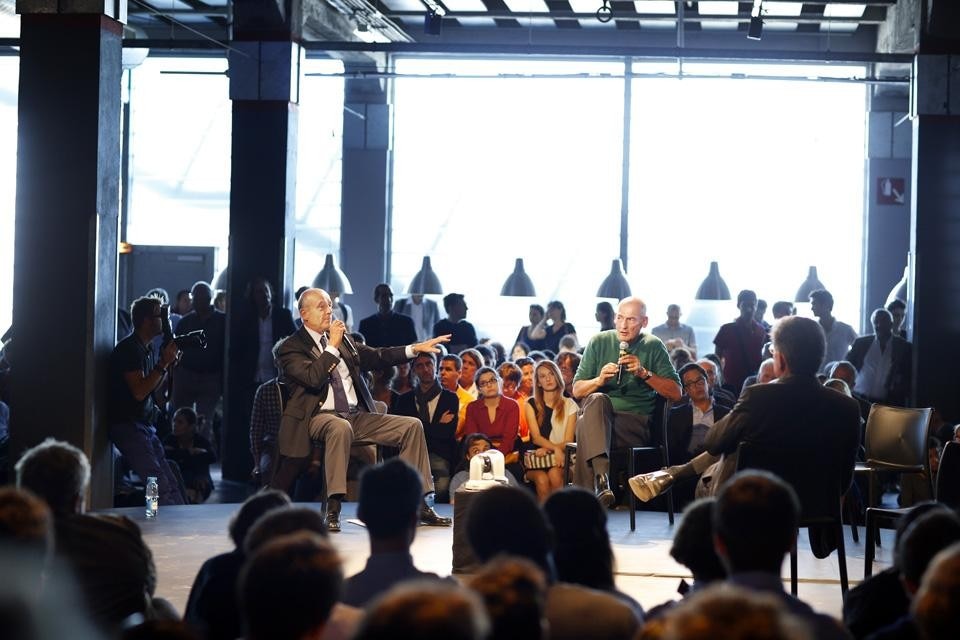 A discussion with Rem Koolhaas and Bordeaux mayor Alain Juppe. Photo by Rodolph Escher