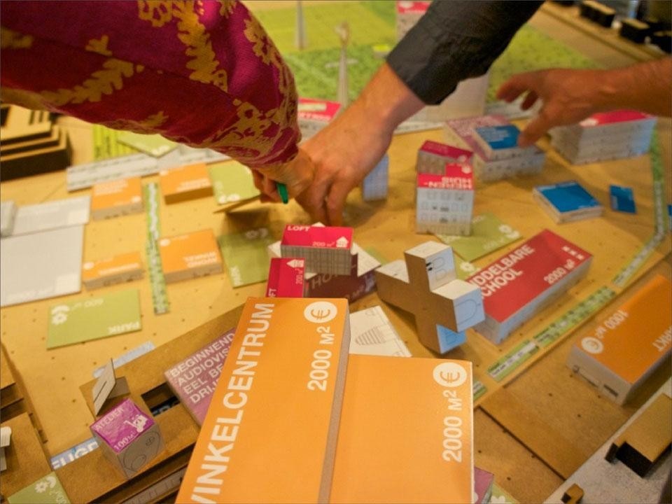 Amsterdam Noord players during the co-building phase. Photo courtesy of Play the City