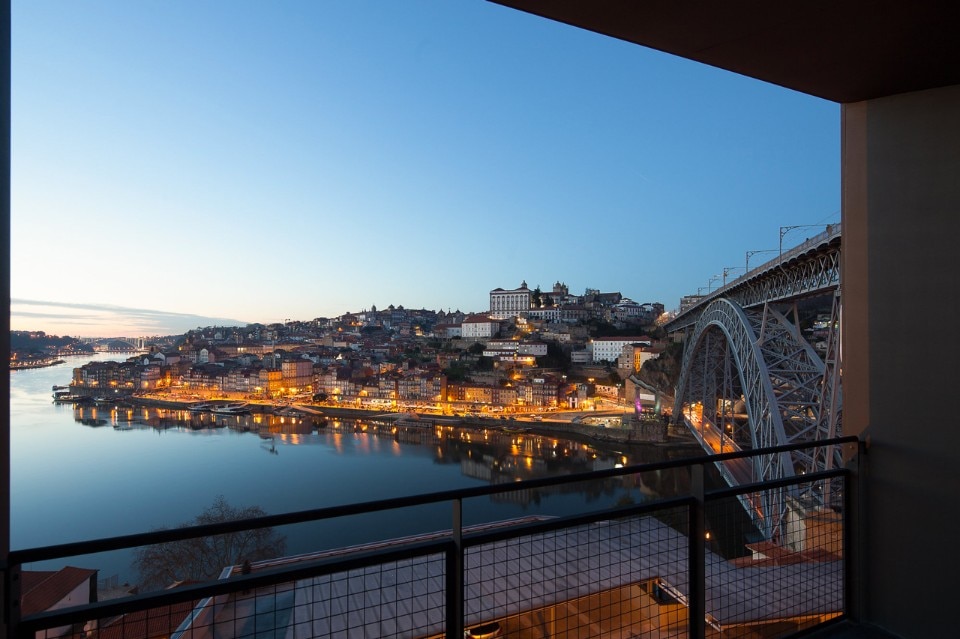 Nuno de Melo e Sousa + Hugo Ferreira, Oh Porto Apartments, Porto, 2015