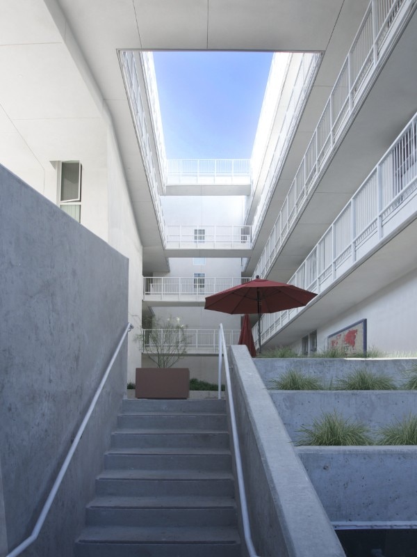 Brooks + Scarpa,The Six – Affordable Veterans Housing, Los Angeles, 2016