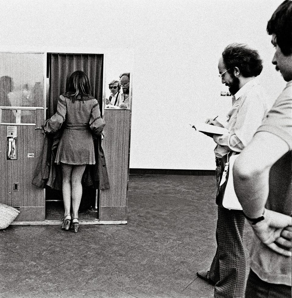 Franco Vaccari, <i>Leave on the walls a photographic trace of your fleeting visit</i>, 1972
© Franco Vaccari
