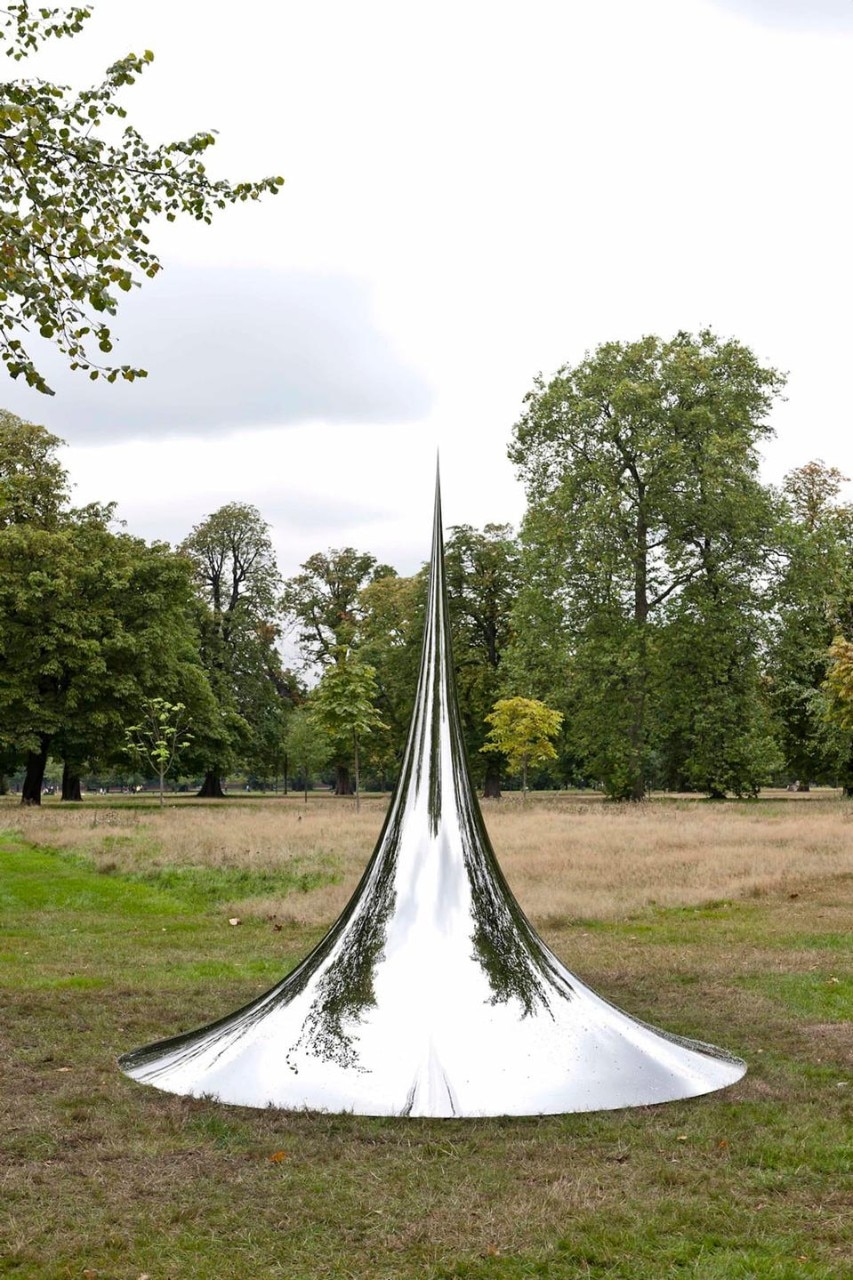 Anish Kapoor 
Non-Object (Spire) 2007
Installation view Kensington Gardens, London. © 2010 Dave Morgan
