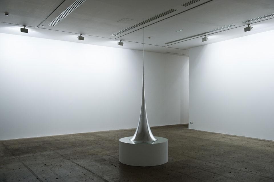 Hiroshi Sugimoto, <i>Conceptual Form 011</i>, 2008. View of the exhibition <i>Mathematics: A Beautiful Elsewhere</i>, until March 18 at the Fondation Cartier pour l’art contemporain, Paris. Photo Olivier Ouadah