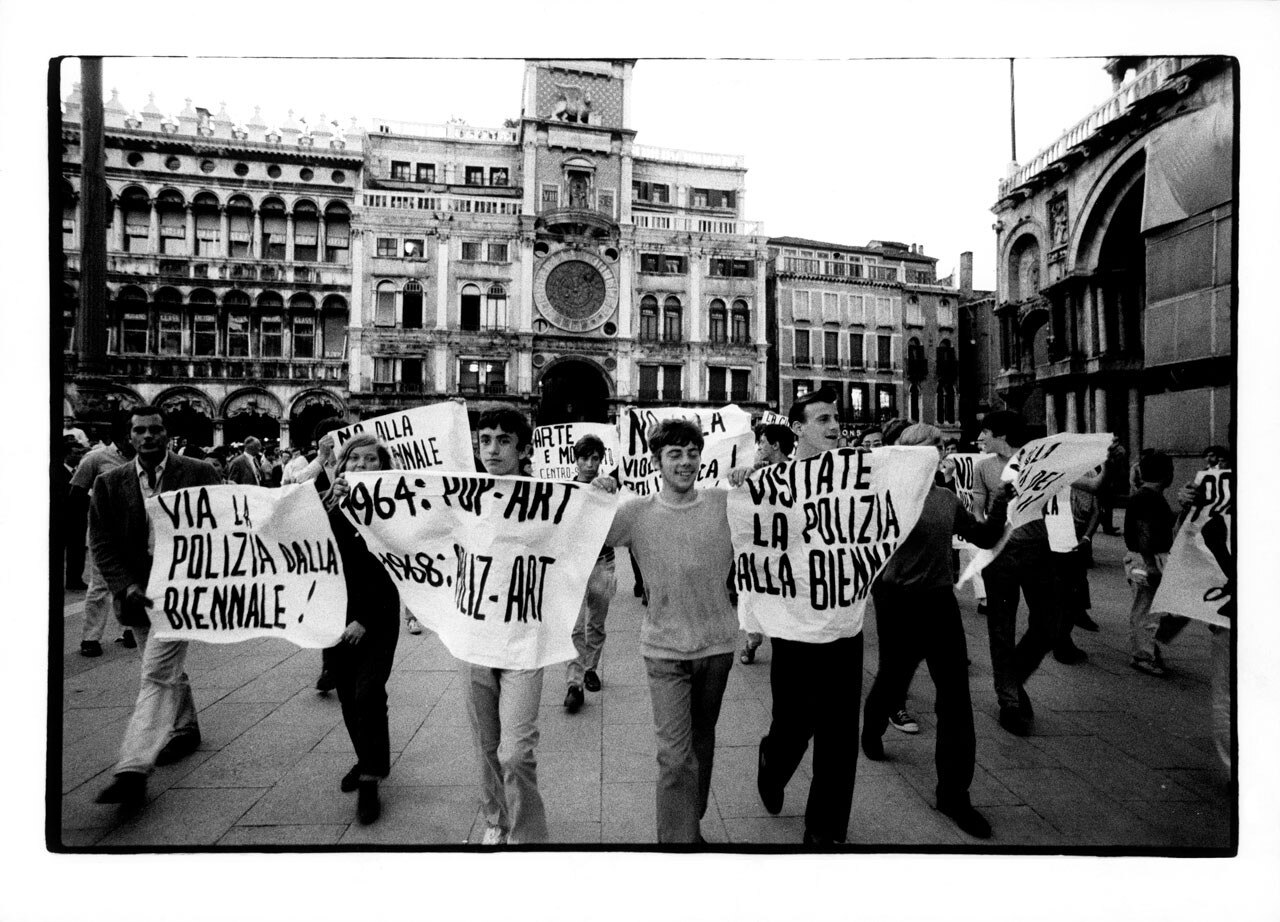 Venezia, 1968. Proteste studentesche, XXXIV Esposizione Biennale Internazionale d'Arte. Photo Ugo Mulas © Ugo Mulas Heirs. All rights reserved