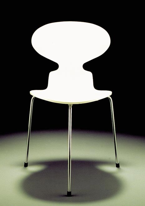 “The Ant” chair (1952), Fritz Hansen

