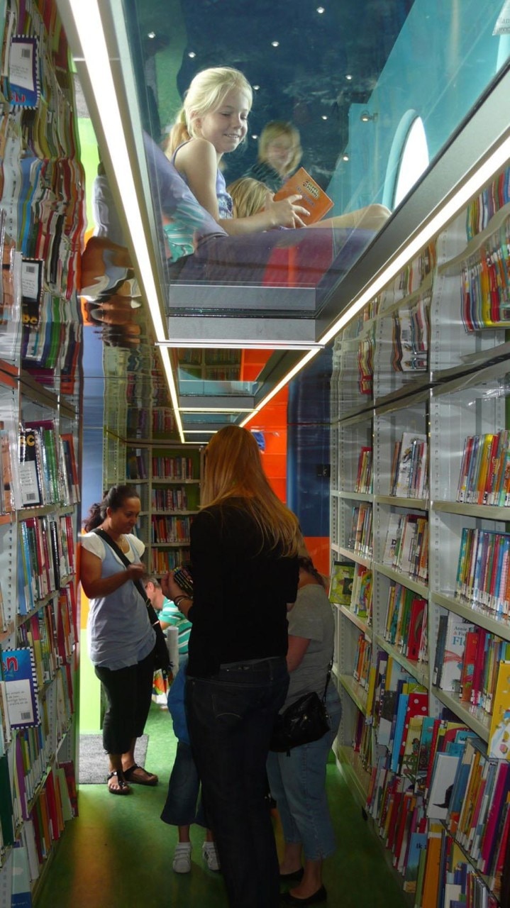 The book mobile is always placed near primary schools and the schools collaborate with the library service.