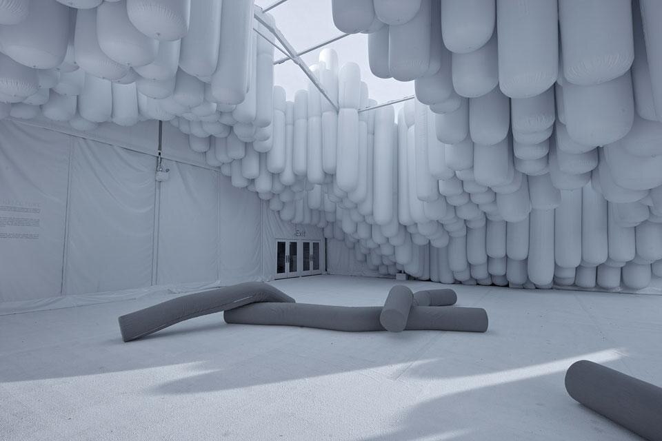 Top and above: Snarkitecture, <em>Drift</em> installation at the entrance of Design Miami/
