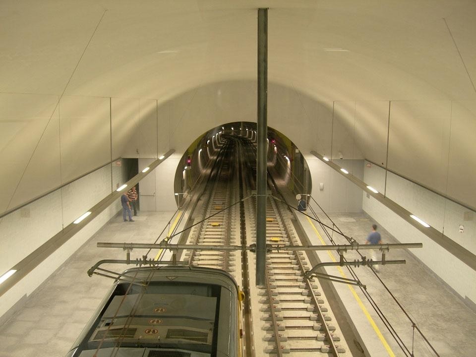 Architectural Project for the Porto Metro (subway) Porto, (Portugal), 1997-2005. Photos by Luis Ferreira Alves.
