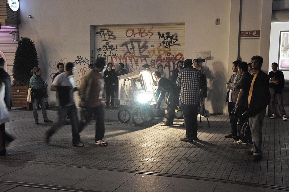 Antonio Ottomanelli, <em>Firefly City</em>, installation view at Istiklal during the 1st Istanbul Design Biennial