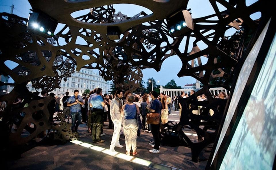 <em>The Morning Line</em>, installation view at Schwarzenbergplatz, Vienna. Photo courtesy of Thyssen-Bornemisza Art Contemporary