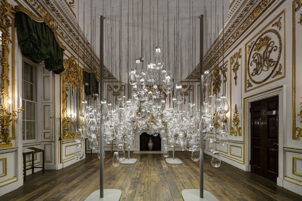 mischer’traxler, Curiosity Cloud. View of the installation at the Victoria and Albert Museum, London. Photo Ed Reeve