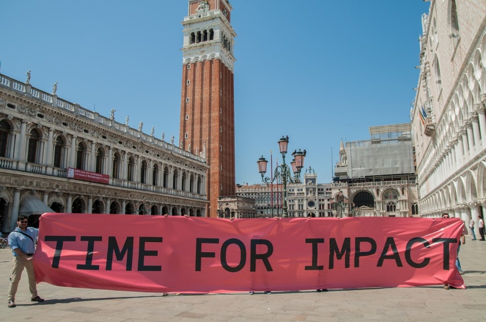 “Time for Impact” campaign spreading around the city of Venice. Here in Piazza San Marco. (Photo: Francesco Ceola).