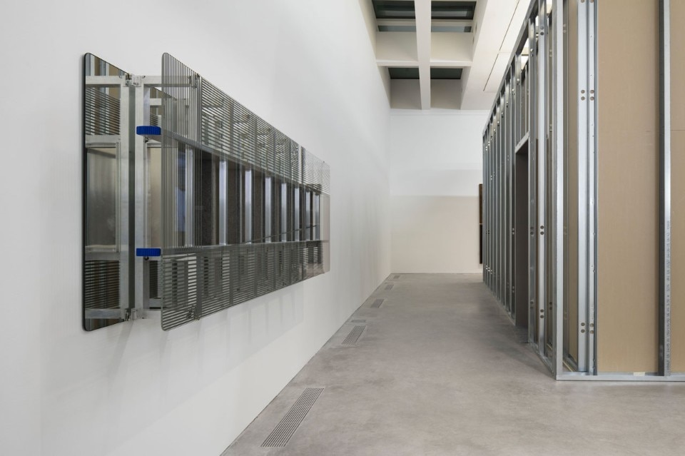 Reinhard Mucha. "Schneller werden ohne Zeitverlust", installation view at Galleria Lia Rumma, Milano, 2016. Courtesy Galleria Lia Rumma Milano/Napoli