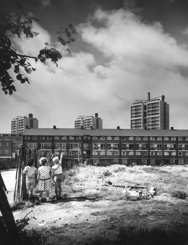 Brandon Estate, Southwark, London, maisonettes on the west side of Lorrimore Square. Courtesy Architectural Press Archive, RIBA Collections