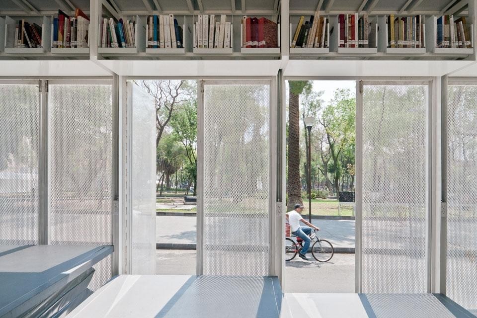 La biblioteca mobile A47 di Alumnos47 e PRODUCTORA, a Città del Messico