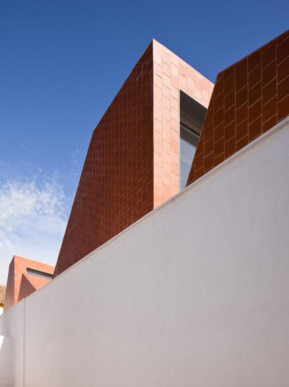 Escuela de Hostelería en Matadero, la Scuola alberghiera dell'ex mattatoio di Medina-Sidonia, dello studio Sol 89 (María González García e Juanjo López de la Cruz), vincitore per la categoria Architettura
