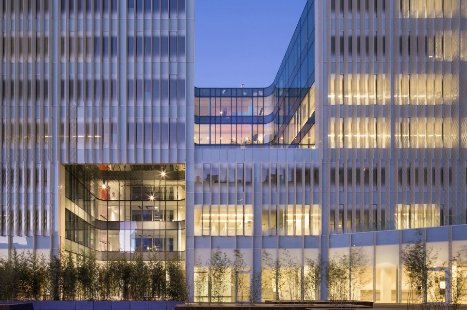 Jacques Ferrier Architectures, Hachette Livre Headquarters, Vanves, Paris, france