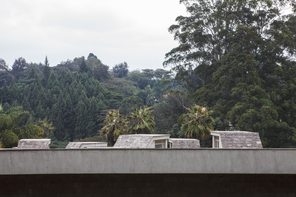 Jonathan Woolf, Lost villa, Nairobi