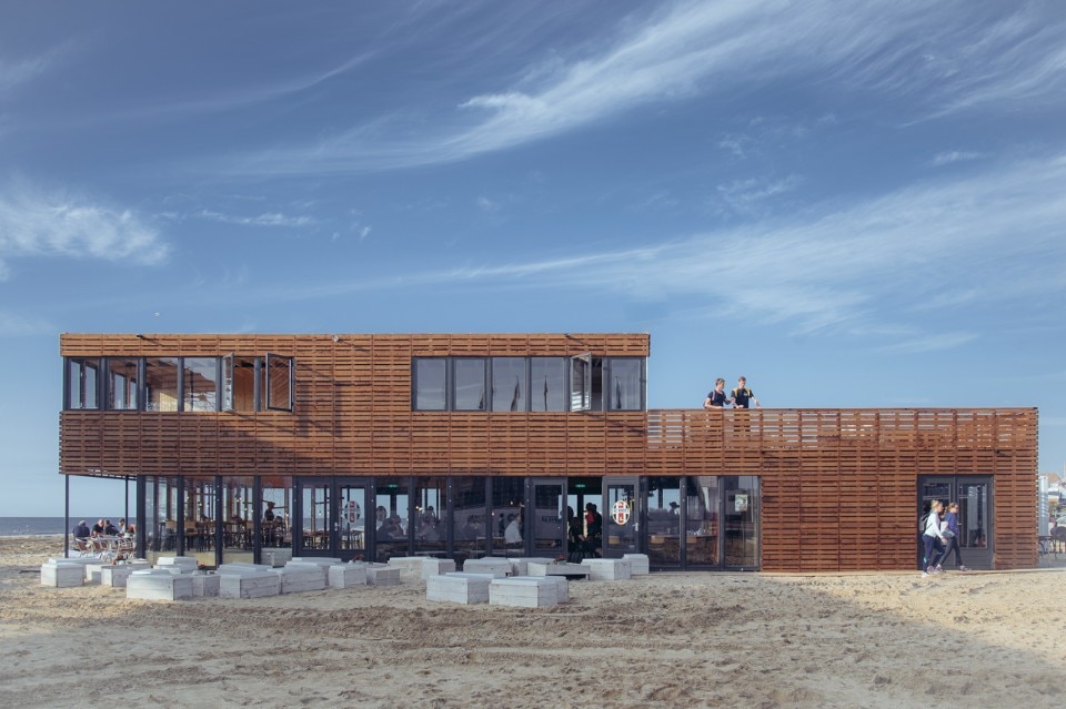 Bloot Architecture + Architectenbureau Filip Mens, padiglione Beach Stadium, L'Aia, 2016