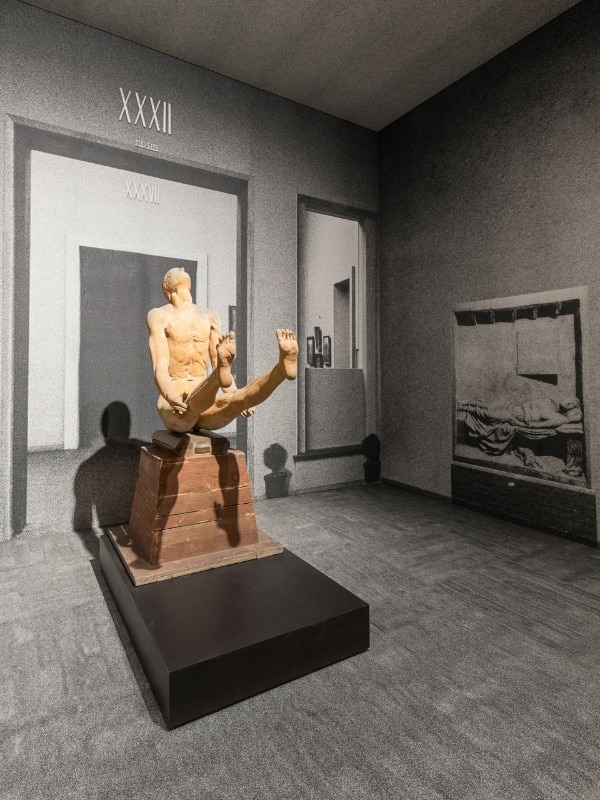 Vista della mostra “Post Zang Tumb Tuuum. Art Life Politics: Italia 1918-1943”, 18 febbraio–25 giugno 2018, Fondazione Prada, Milano. Courtesy of Fondazione Prada