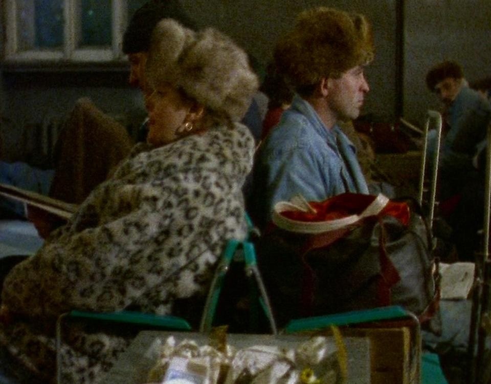 In apertura: Chantal Akerman. Qui sopra: Chantal Akerman, <i>D\'Est</i>, 1993, frame del video