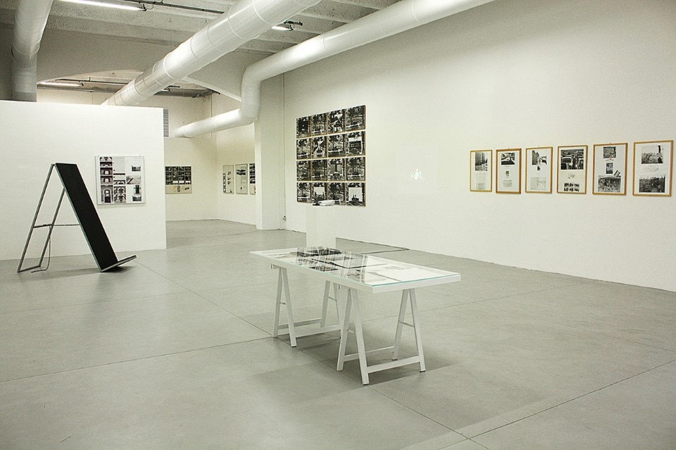 Ugo La Pietra, I gradi di libertà, veduta della mostra, Galleria Laura Bulian, Milano 2016
