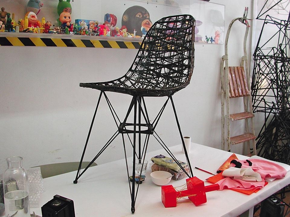 Bertjan Pot, Carbon 
Copy (2003). 
Il modello autoprodotto 
ha ispirato la successiva Carbon Chair (2004) prodotta da Moooi. Photo Ramak Fazel