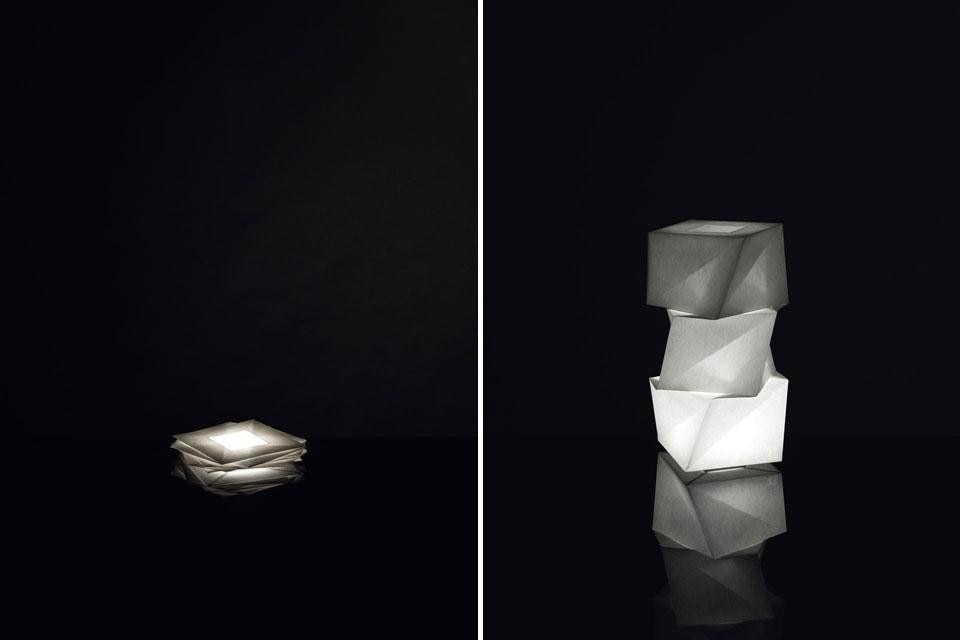 La collezione In-Ei, animata da sorgenti LED, annovera al momento cinque forme, declinate nelle versioni da terra, a parete e a sospensione