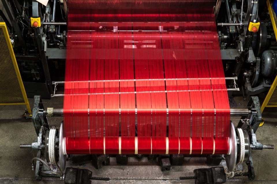 Due dei punti di forza dell'azienda fondata da Amedeo Taroni sono il totale controllo dei colori in fase di tintura e il continuo rinnovamento con impianti tecnologici d'avanguardia accanto a quelli tradizionali