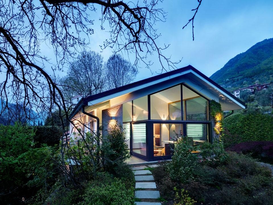 Villa progettata dallo studio Marco Piva a Mezzegra, sul Lago di Como