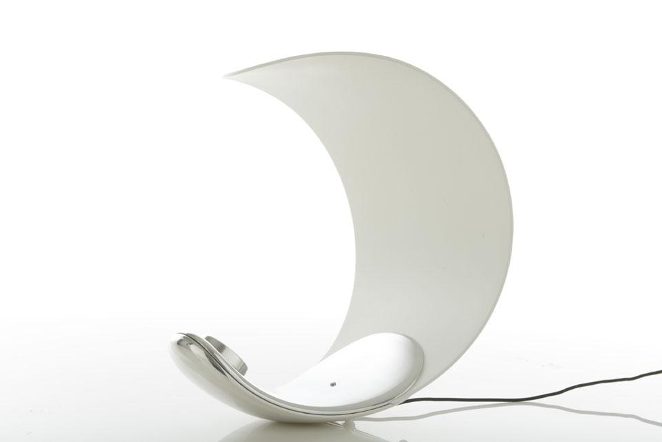 Lampada Curl di Sebastian Bergne per Luceplan, presentata a Interieur 2012