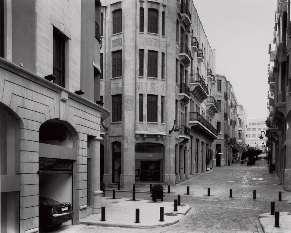 Rue Abdel Malek a Beirut fotografata da Gabriele Basilico. Da: <i>Domus</i> 862, settembre 2003