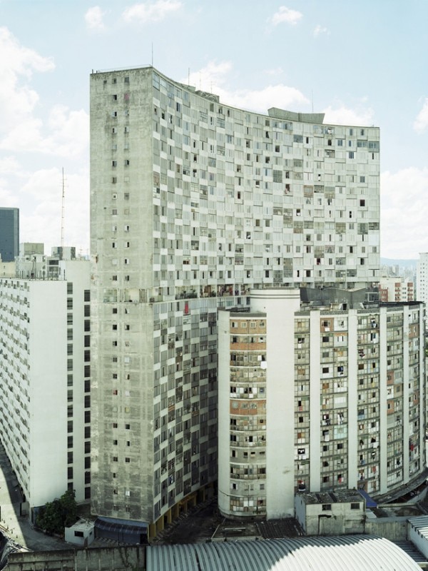 Tobias Madörin, <i>Treme Treme, Sao Paolo, Brazil</i>, 2002, C-Print, cm 141x164, ed. 2/3 + 1 AP, courtesy Bildhalle