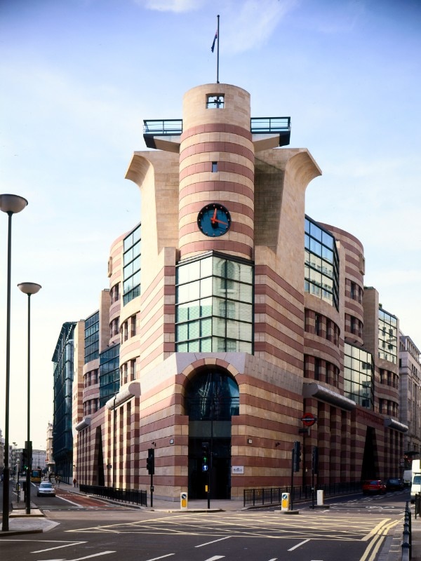 James Stirling, Number One Poultry, Londra. Foto Janet Hall, RIBA Collections