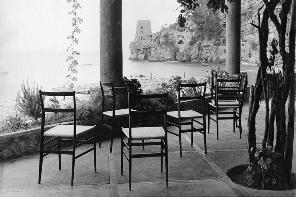 Gio Ponti, Sedia Superleggera per Cassina a Positano, 1961. © Mauro Masera. Università Iuav di Venezia, Archivio Progetti