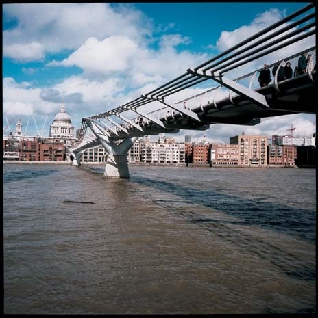 The bridge began to move when it filled with pedestrians. Arup’s solution was to stabilise it with dampers that have been fitted without compromising its slender profile
