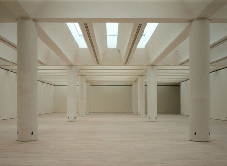 The second floor of the museum which will house the permanent collection in 4000 square metres of floorspace, is lit by 183 rooflights which filter the natural light. Photo copyright Pino Musi 2002
