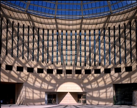 The museum building extends over 1300 square metres with a maximum height of 25 metres with a hole in correspondence to the fountain placed at the centre of the piazza. The diameter is 40 metres, the same as that of the Pantheon in Rome. Photo copyright Pino Musi 2002