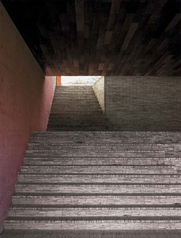 <b>Antonio Ochoa</b>. Dealing with the steep slopes of the site topography gave Ochoa the opportunity to integrate a monumental staircase

