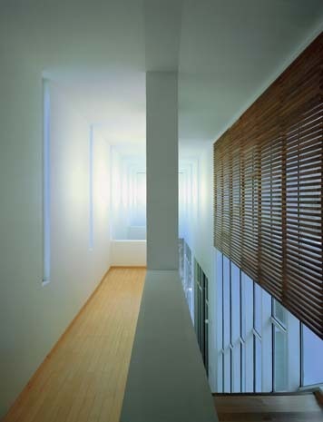 <b>Kanika R’Kul</b>. The spatial qualities of the Shared House come from the site that cuts into its cross section
