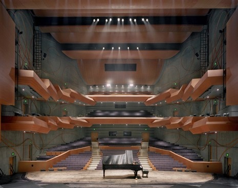 Interior of the Sosnoff Theater. Photo copyright Peter Mauss / Esto
