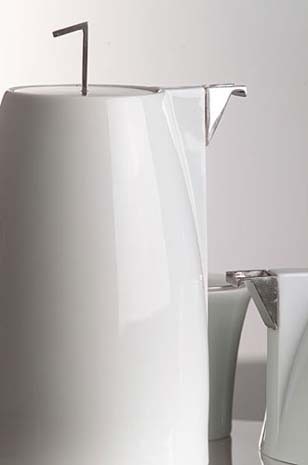 Tea Set, 2000. Photo Ohm Design
