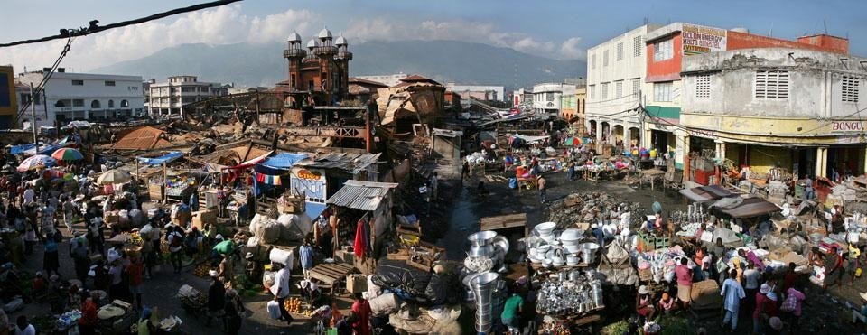 The resurrection of the market offered symbolic effort to hundreds of vendors and traders, who after the earthquake had already set up temporary stands next to the hoardings on the perimeter of the site